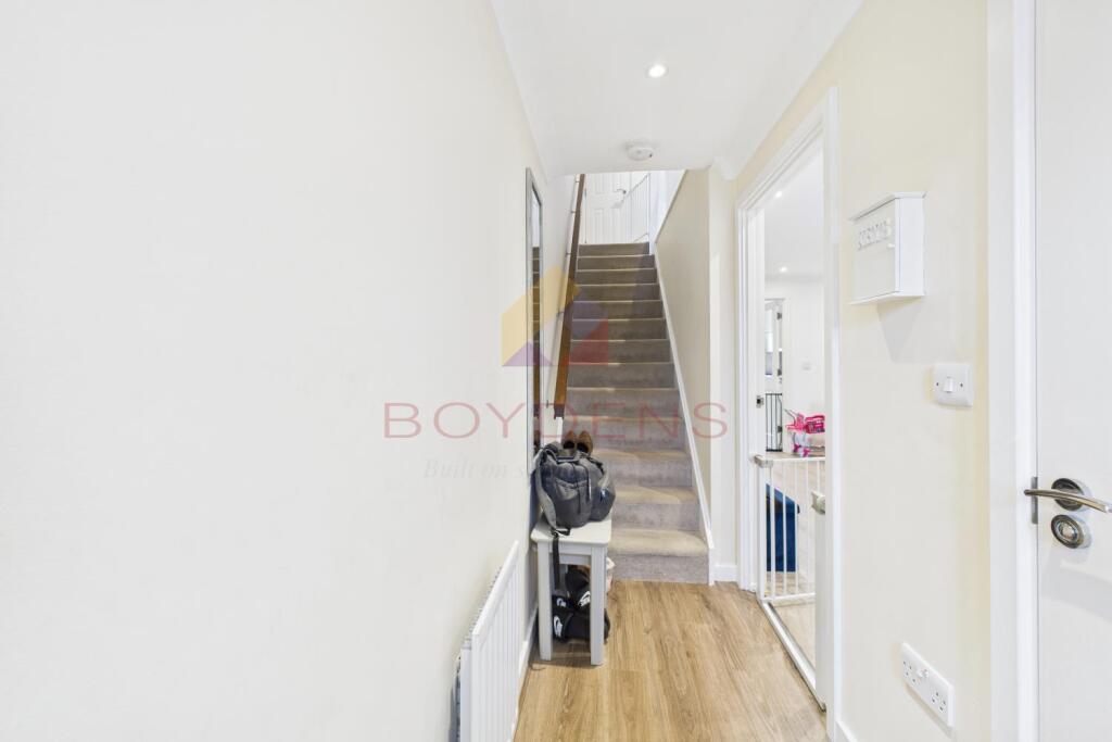 Watson Way photo 4