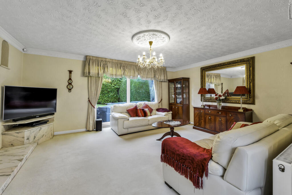 Winchester Avenue, Chorley, PR7 photo 2