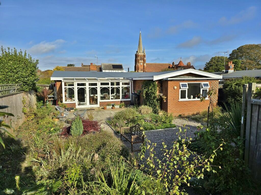 Victoria Road, Felixstowe photo 2