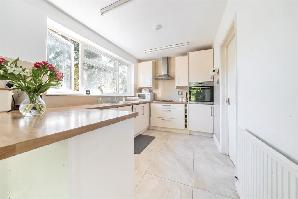 Lambridge Wood Road photo 4