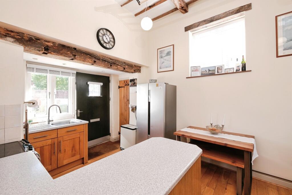 House in Leominster, Herefordshire - View 4