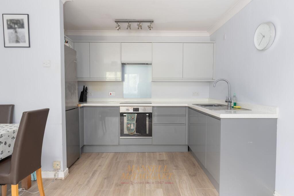 Apartment in Mid Sussex, Worth - View 2