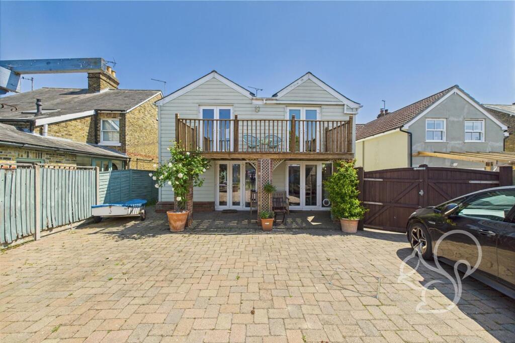 Churchfields, West Mersea, CO5 photo 3