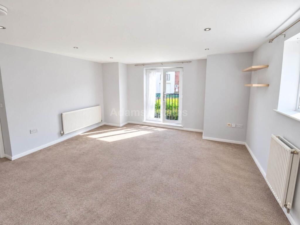 Apartment in Reading - View 5