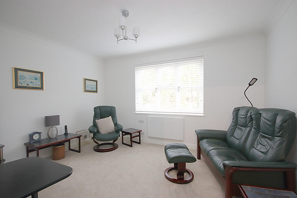 Apartment in Redhill - View 2