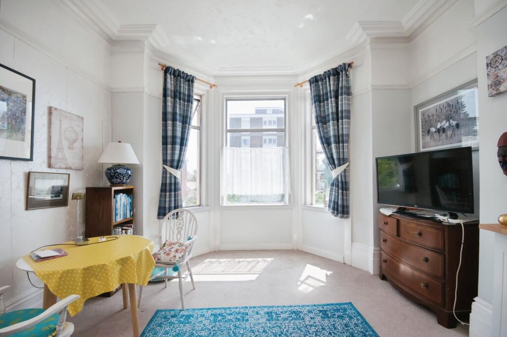 Apartment in Eastbourne, East Sussex - View 2
