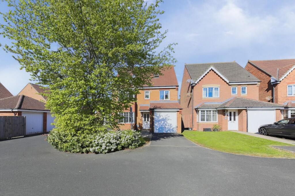 5-bed house on The Limes, West Moor, NE12, £300,000