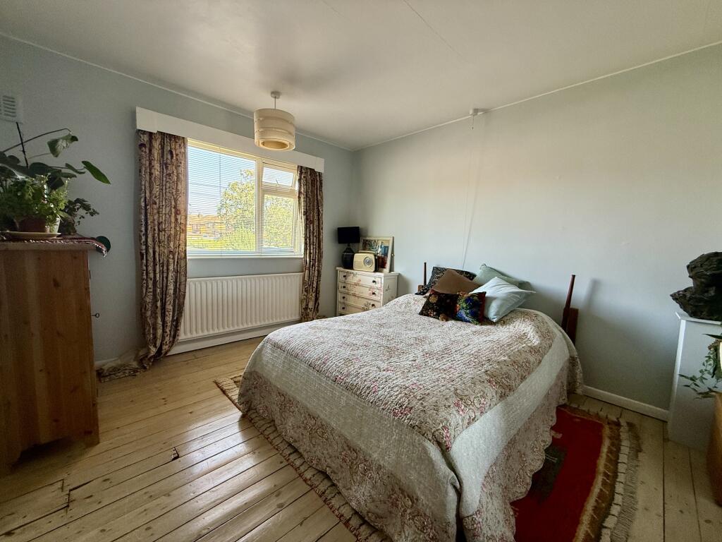House in Oadby and Wigston, Leicestershire - More