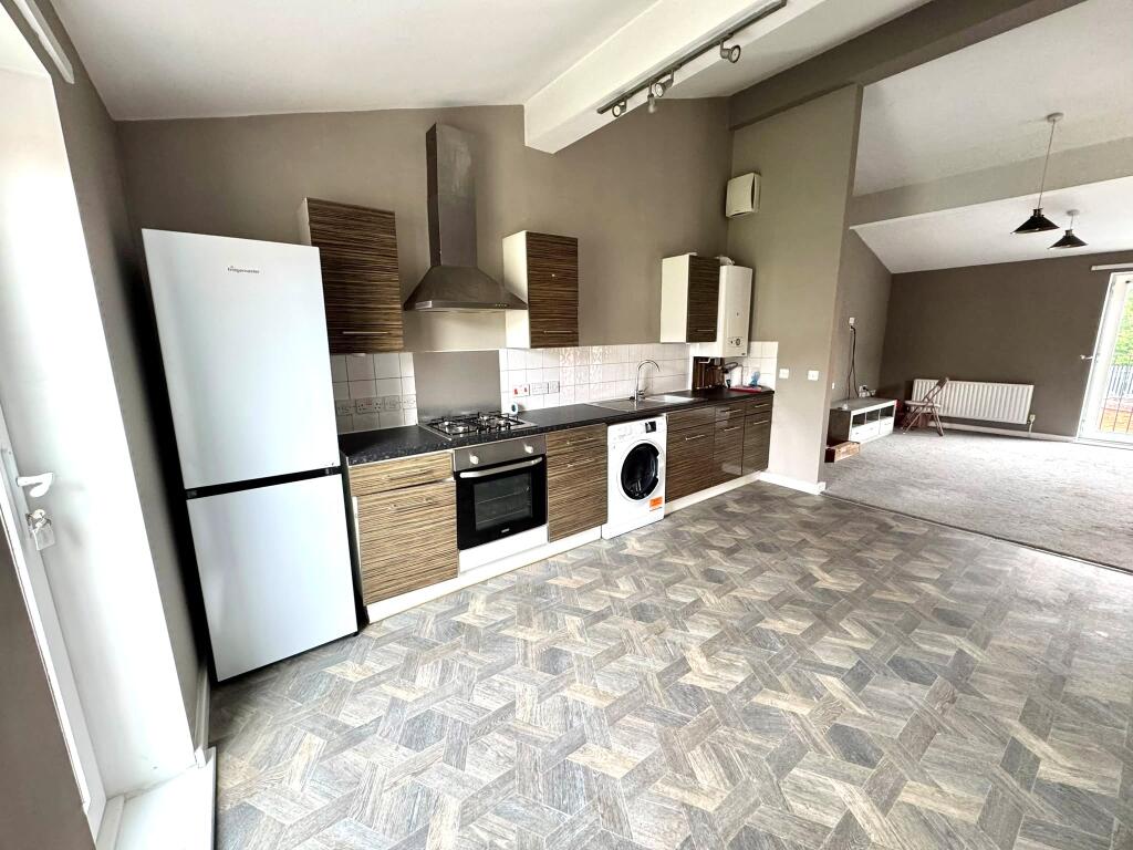 Apartment in Wirral, Liverpool City Region - View 4