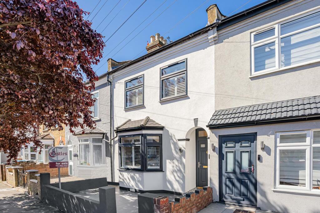 Catisfield Road, Enfield – pohled 3