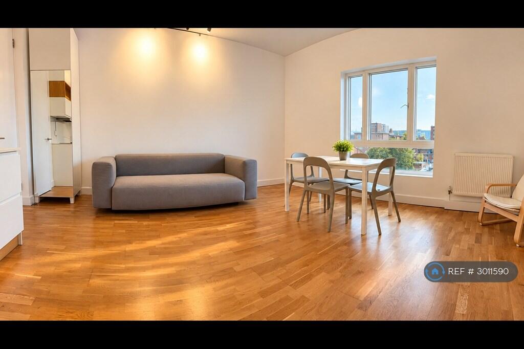 Apartment in London - View 3