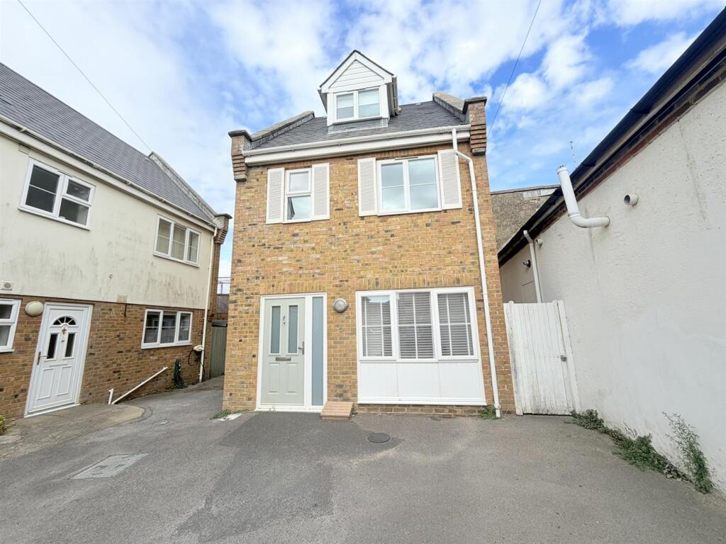 3-bed house on Richmond Road, Seaford, £350,000