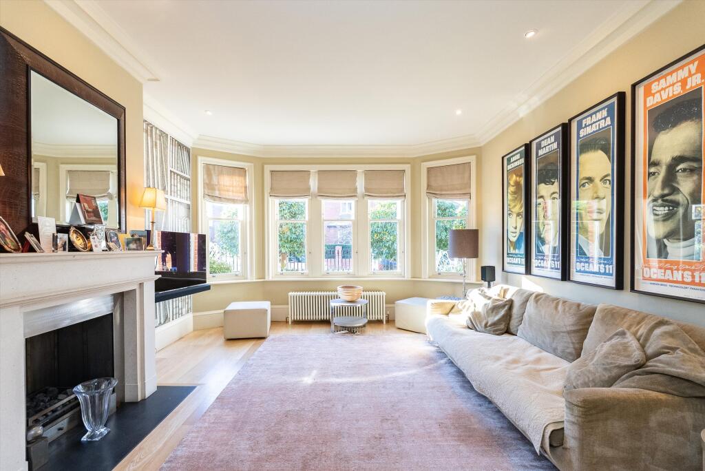 House in London, Cottenham Park, Raynes Park - View 4