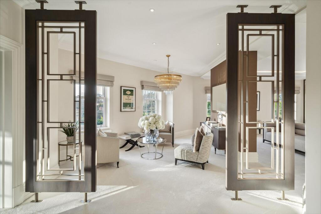 House in Kingston upon Thames - More