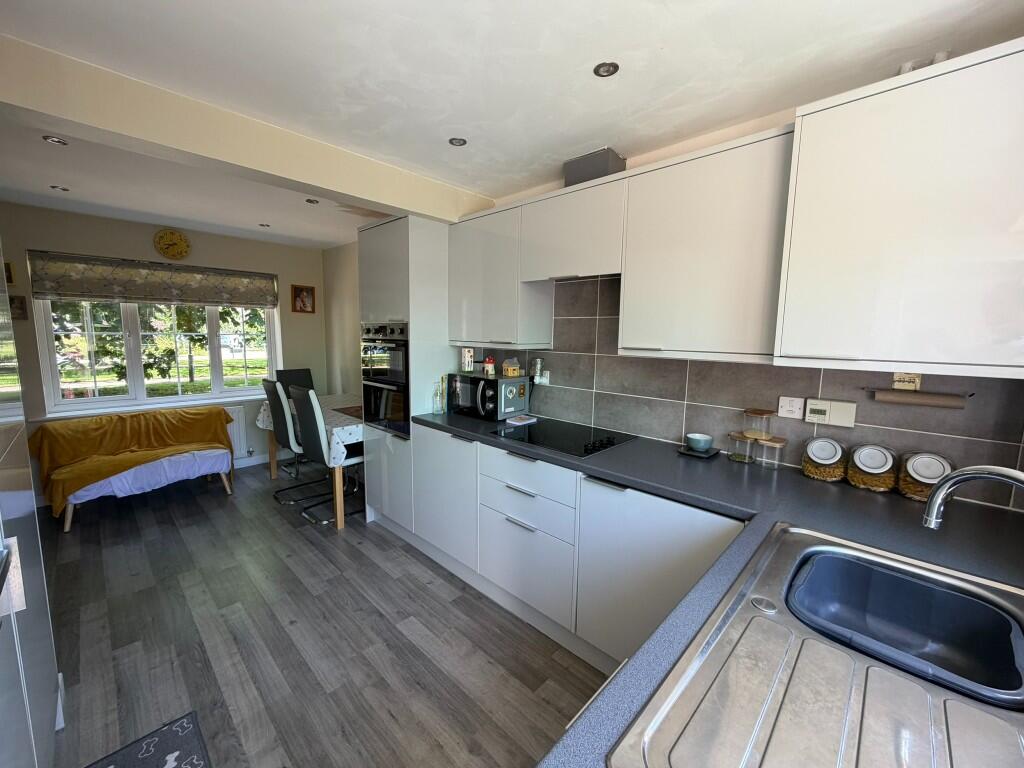 House in Daventry, West Northamptonshire - More