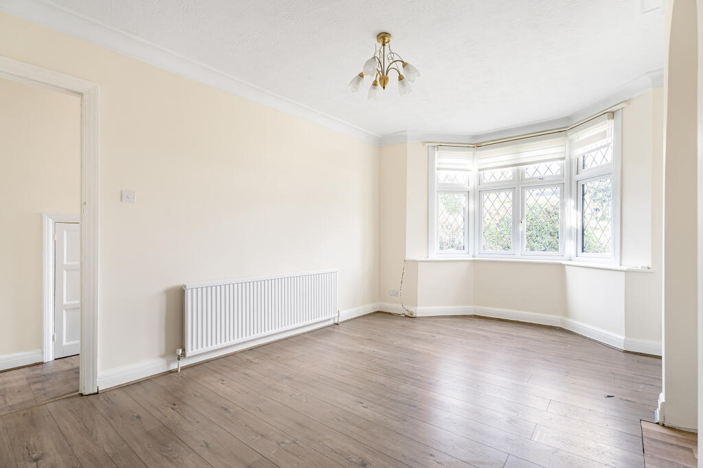 Tregenna Close, Southgate, Enfield photo 3