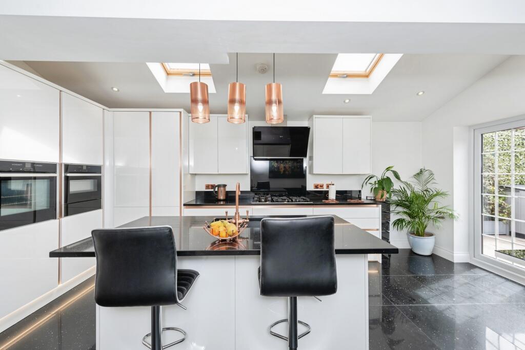 Hatton Green, Bedfont, Feltham, TW14 - View 4