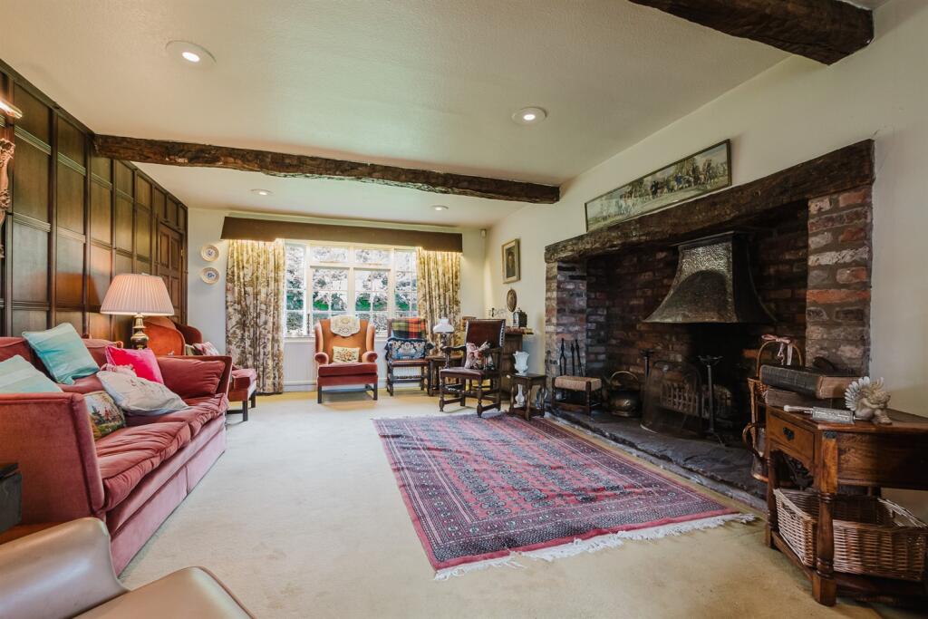 Hall Lane, Mobberley photo 4