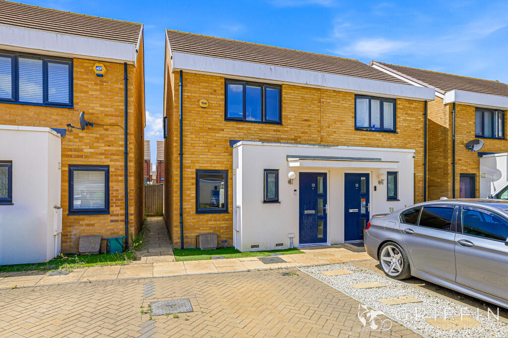 2-bed semi-detached on Lapwin Close, East Tilbury, RM18, £350,000
