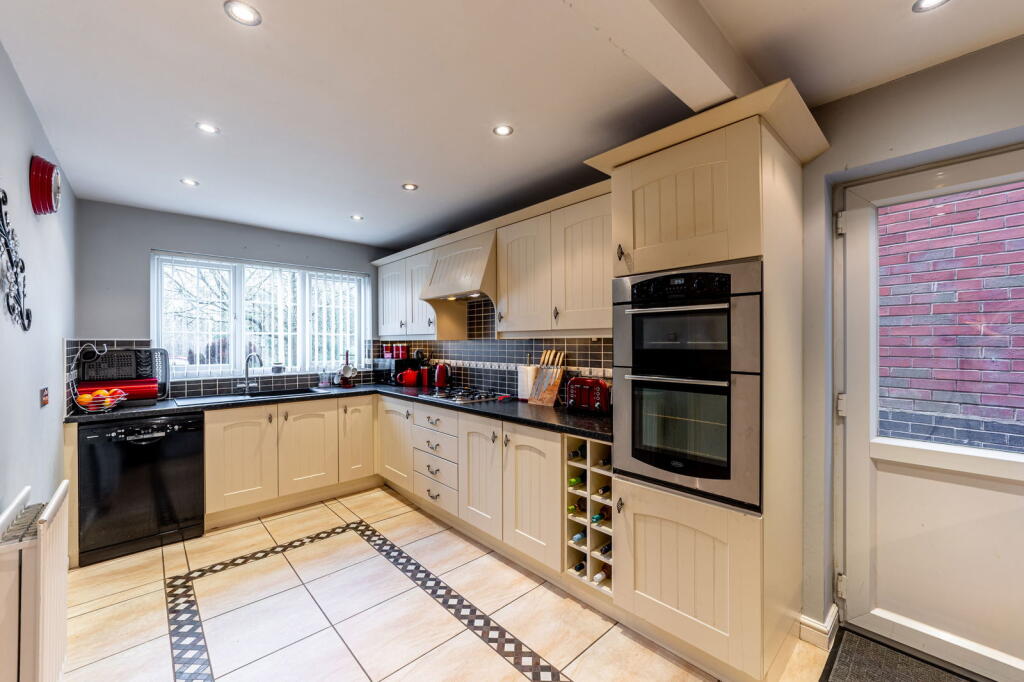 Deavall Way, Cannock, WS11 7ZB photo 2