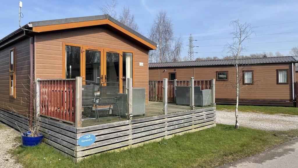 21 Sherwood, South Lakeland Leisure Village, Carnforth LA6 1BH photo 2