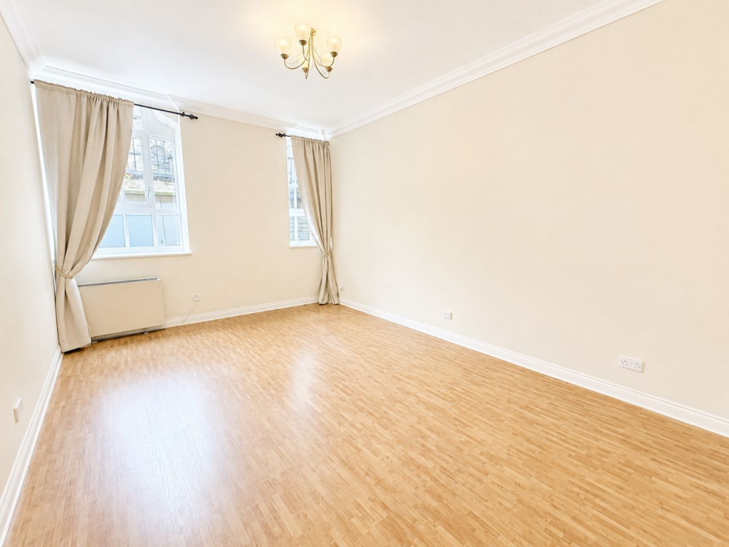 Victoria Road, Saltaire, Shipley, BD18 photo 2