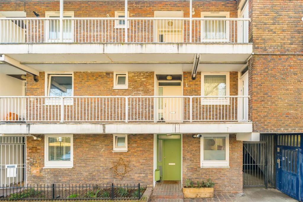 Main image of property: Ringmer Gardens, Upper Holloway