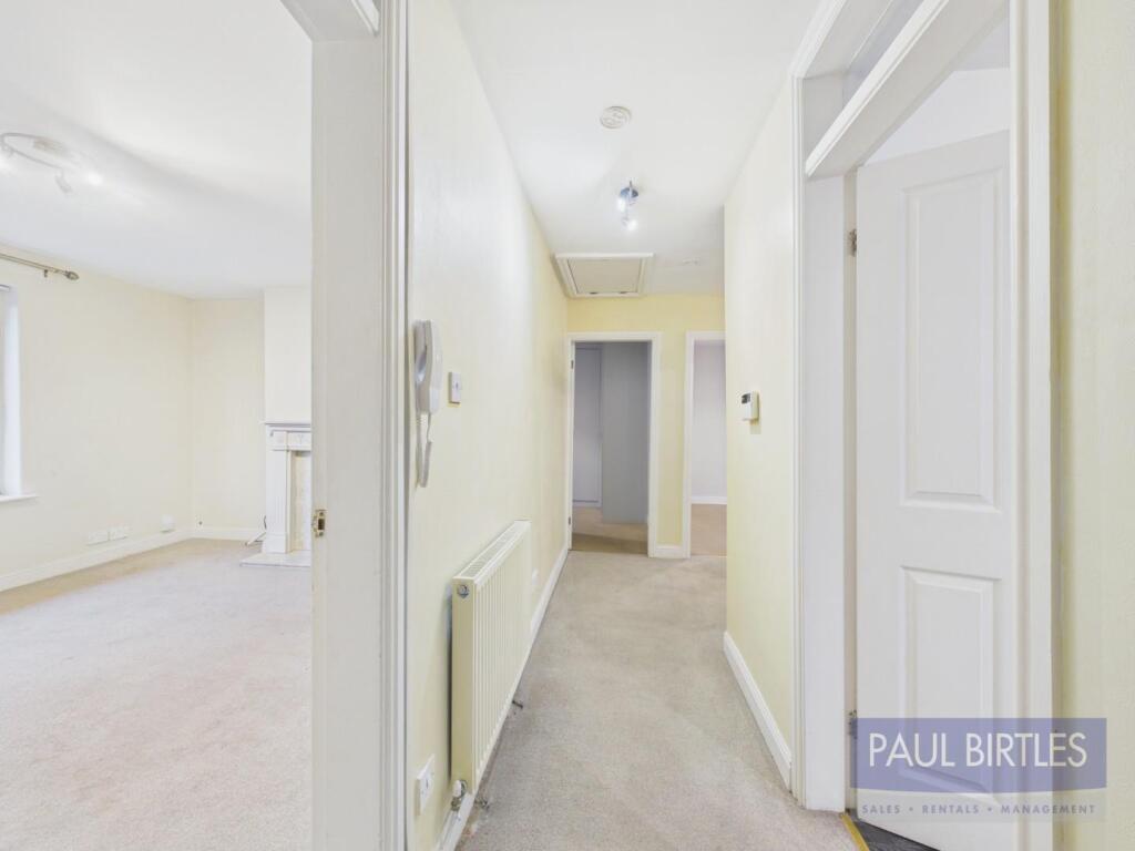 Apartment in Trafford, Woodsend - More