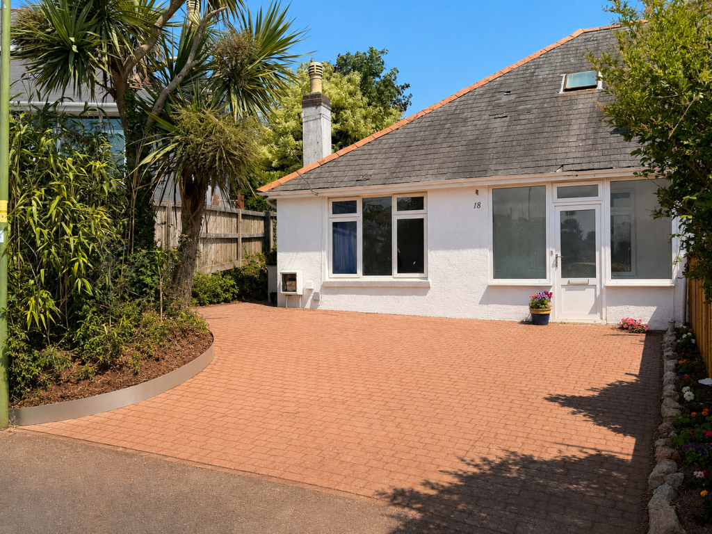 Main image of property: 18 Pines Road, Paignton, TQ3 3PE