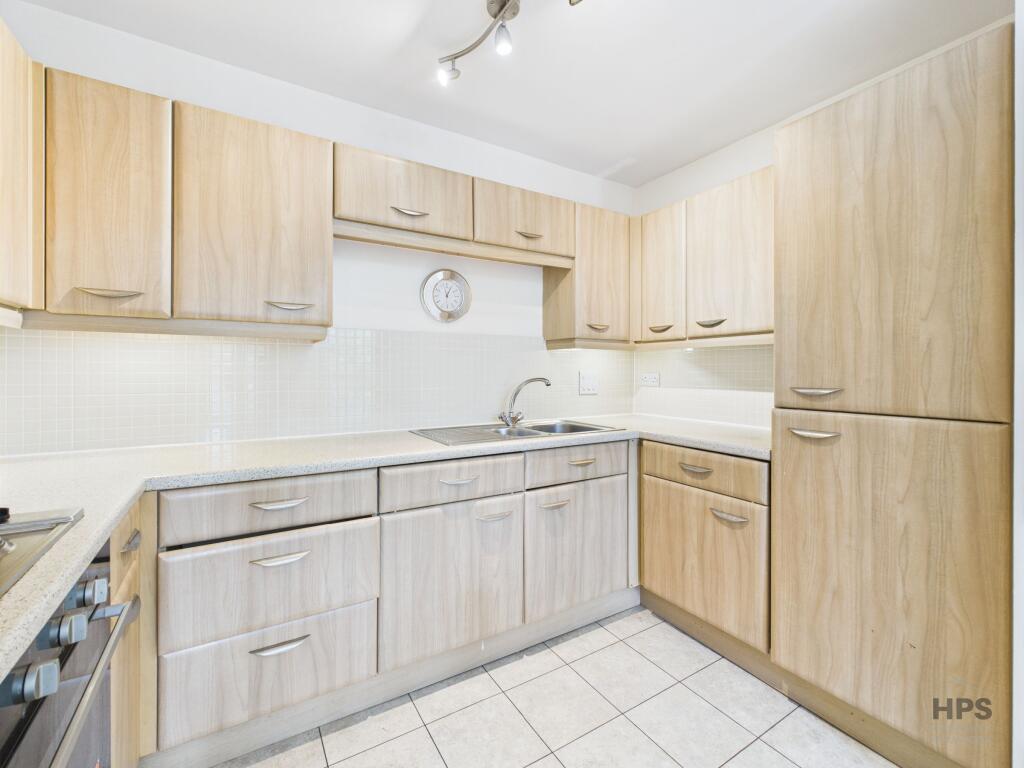 Apartment in Cambridge - View 3