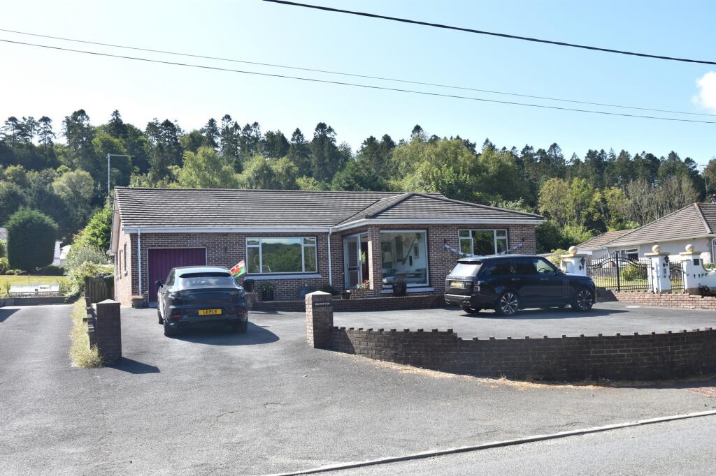 Main image of property: Bronwydd, Carmarthen Road, Newcastle Emlyn, SA38