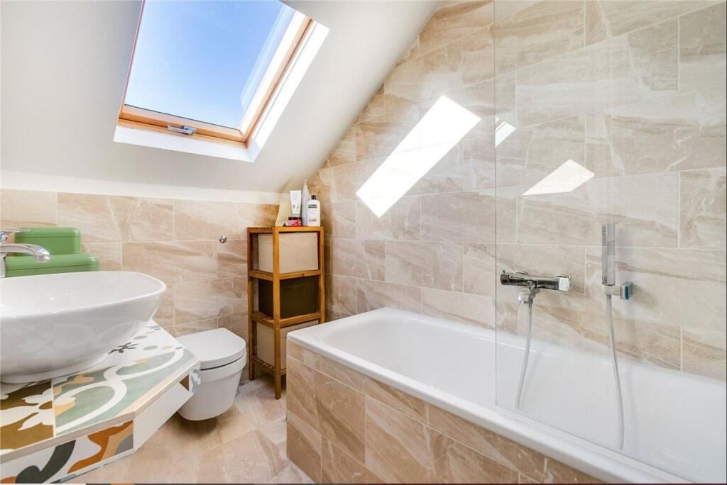 Apartment in London - View 5