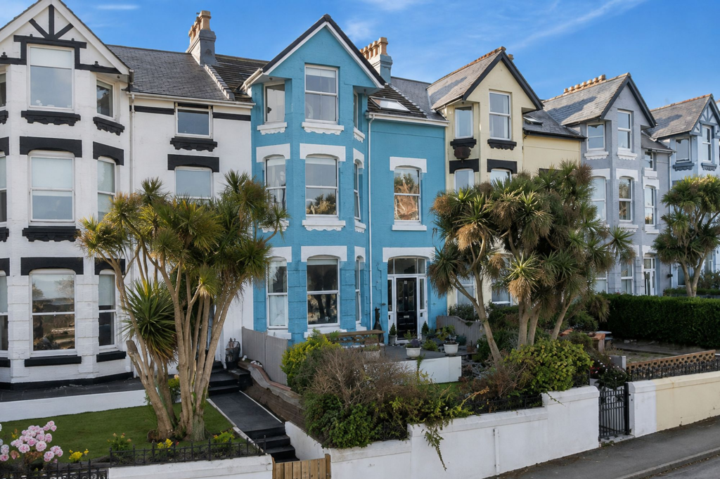 Main image of property: La Vista, 11 Royal Avenue West Onchan IM3 1HB