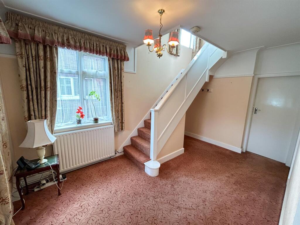 Mold Road, Cefn-Y-Bedd, Wrexham photo 2