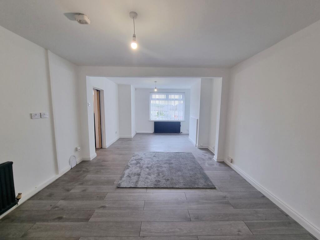 House in Cardiff, Ynysawdre - View 3