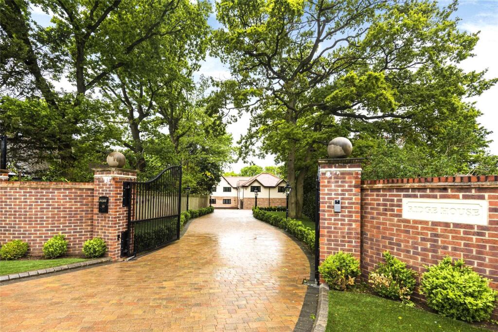 Main image of property: East Ridgeway, Cuffley, Hertfordshire, EN6