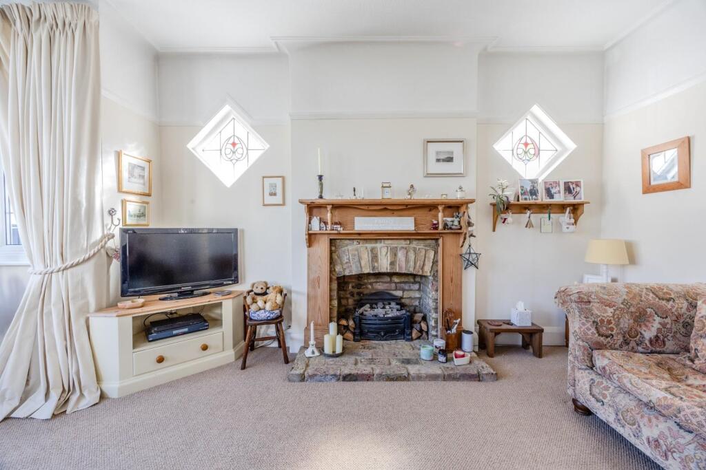 House in Southend-on-Sea - More