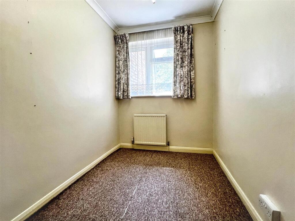 Meadowside, Abingdon - View 5