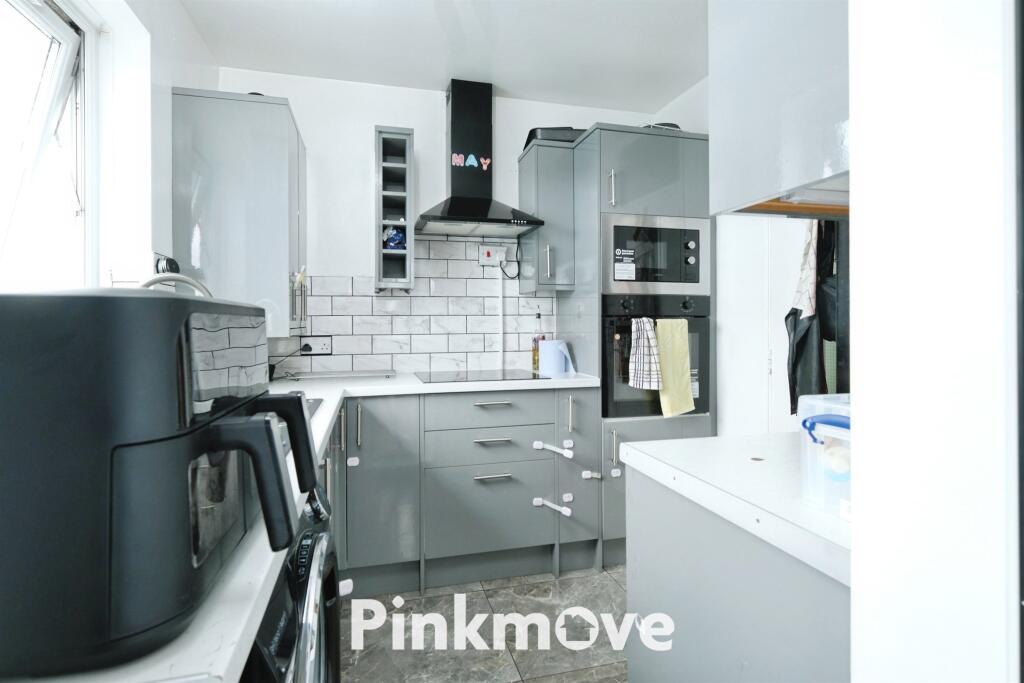 Apartment in Newport, Bettws - View 3