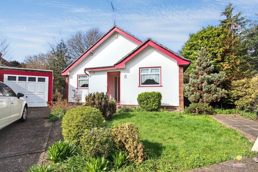 Main image of property: 8 Hillview Close, Hatch End, Middlesex, HA5 4PD