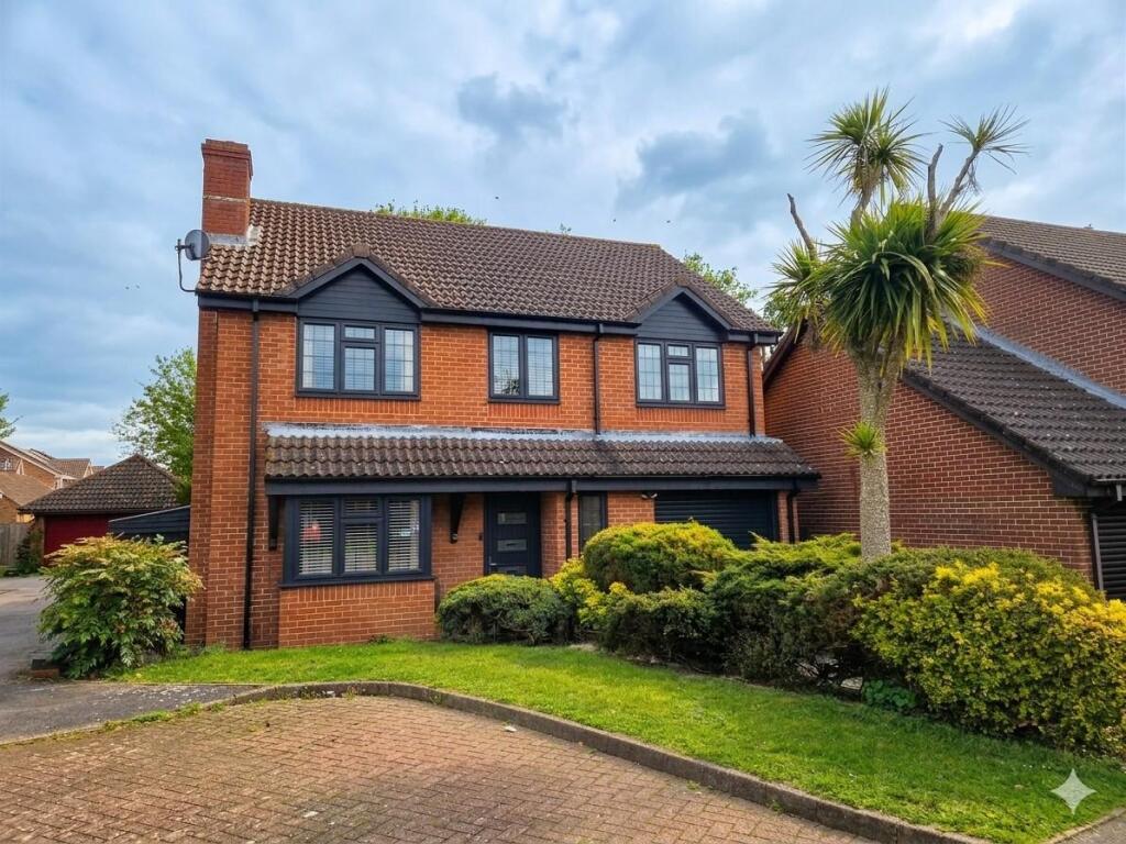 Main image of property: Wayfarer Close, Warsash, Southampton