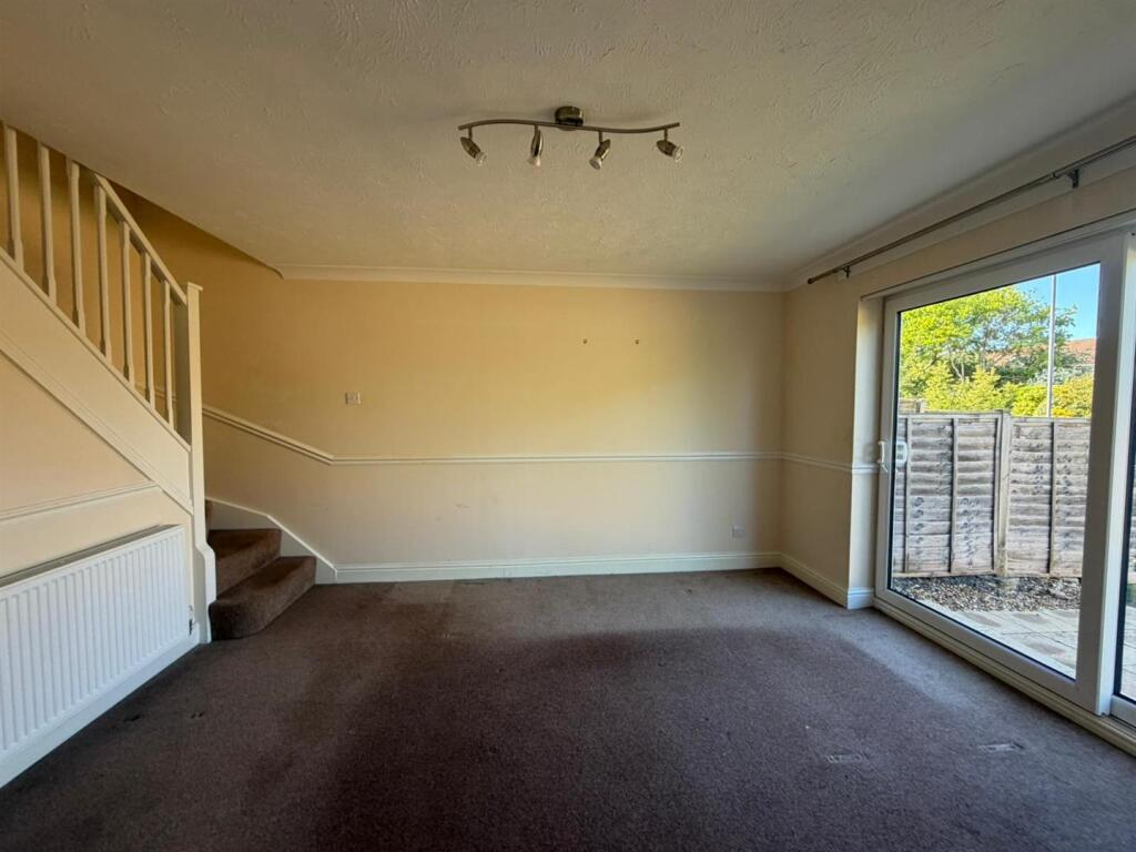 Morecambe Close, Stevenage photo 2