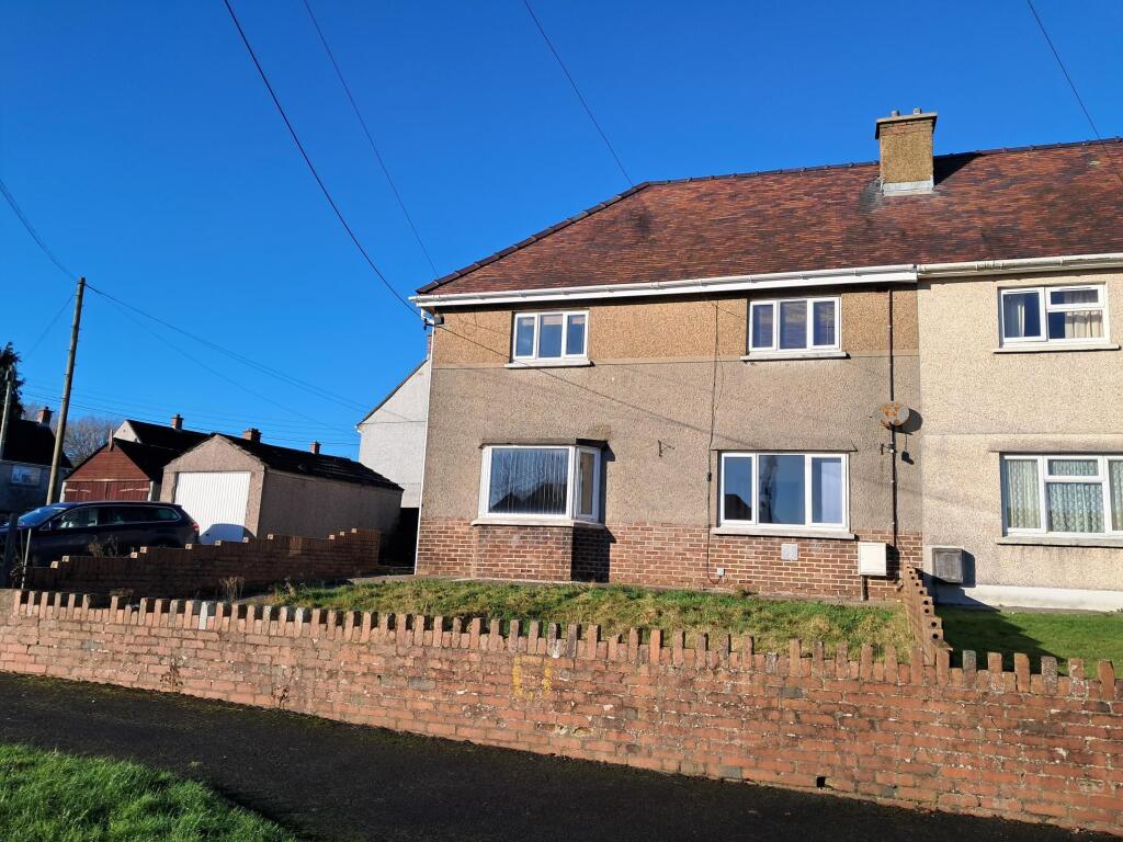 Main image of property: 31 Maesglas, Llanelli