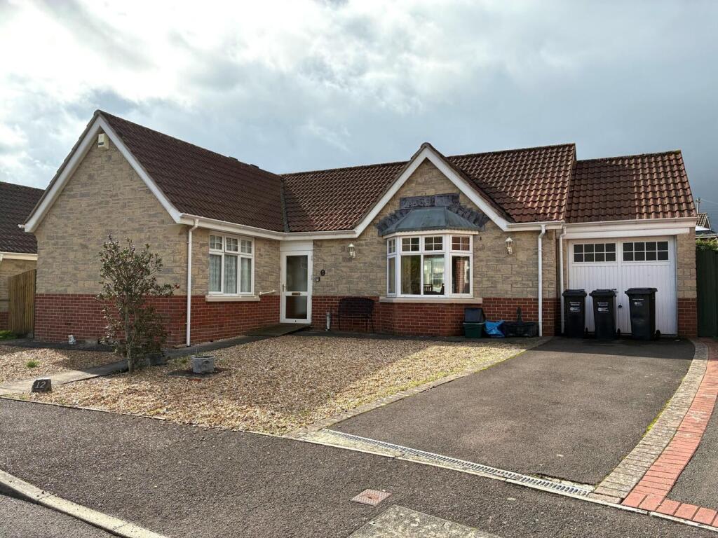 3-bed detached on Monmouth Farm Close, Pawlett, £375,000