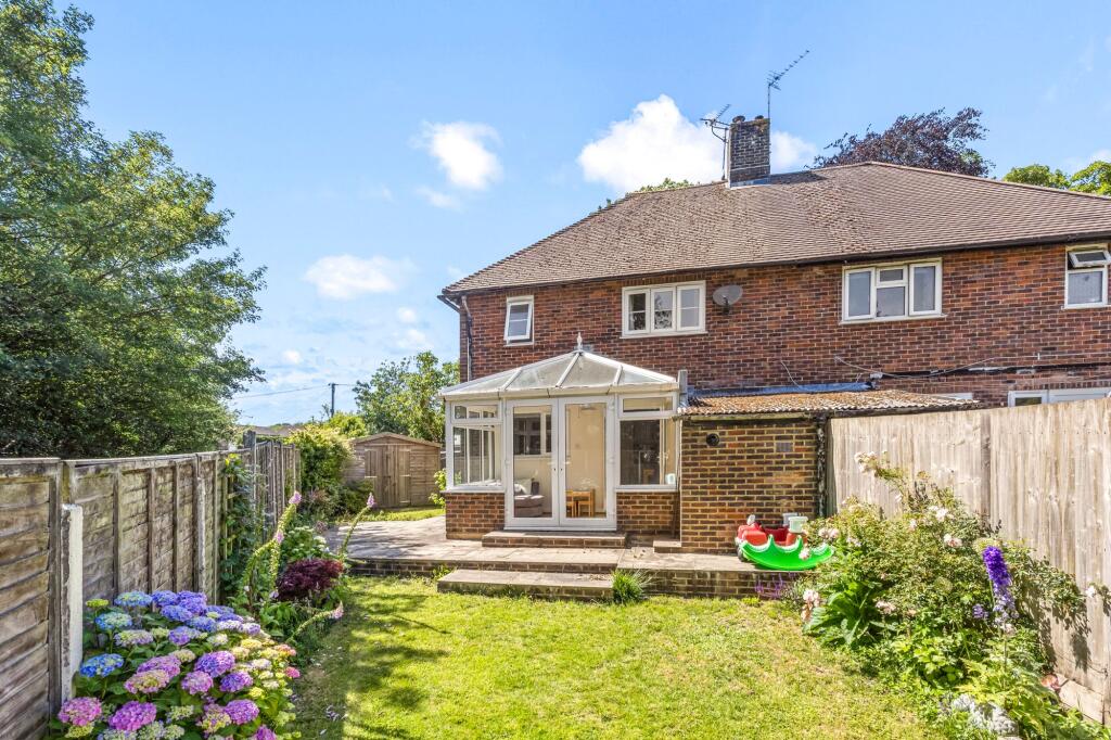 Longacre Crescent, Cuckfield, RH17 photo 4