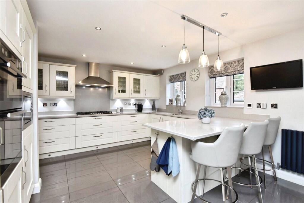 House in Stoke-on-Trent - More