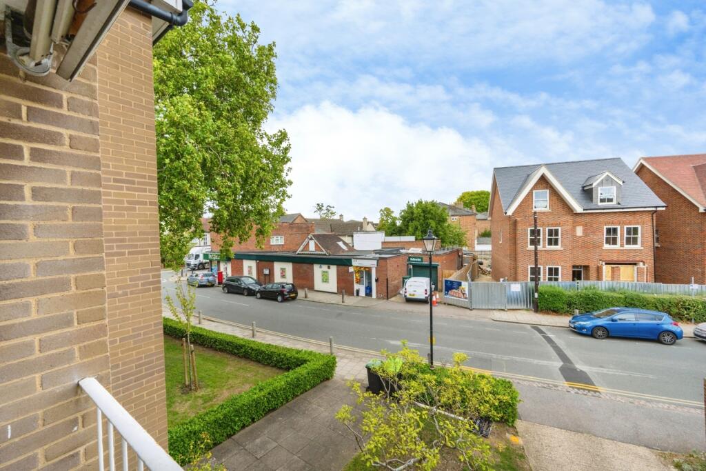 Apartment in Milton Keynes, Bedford - More