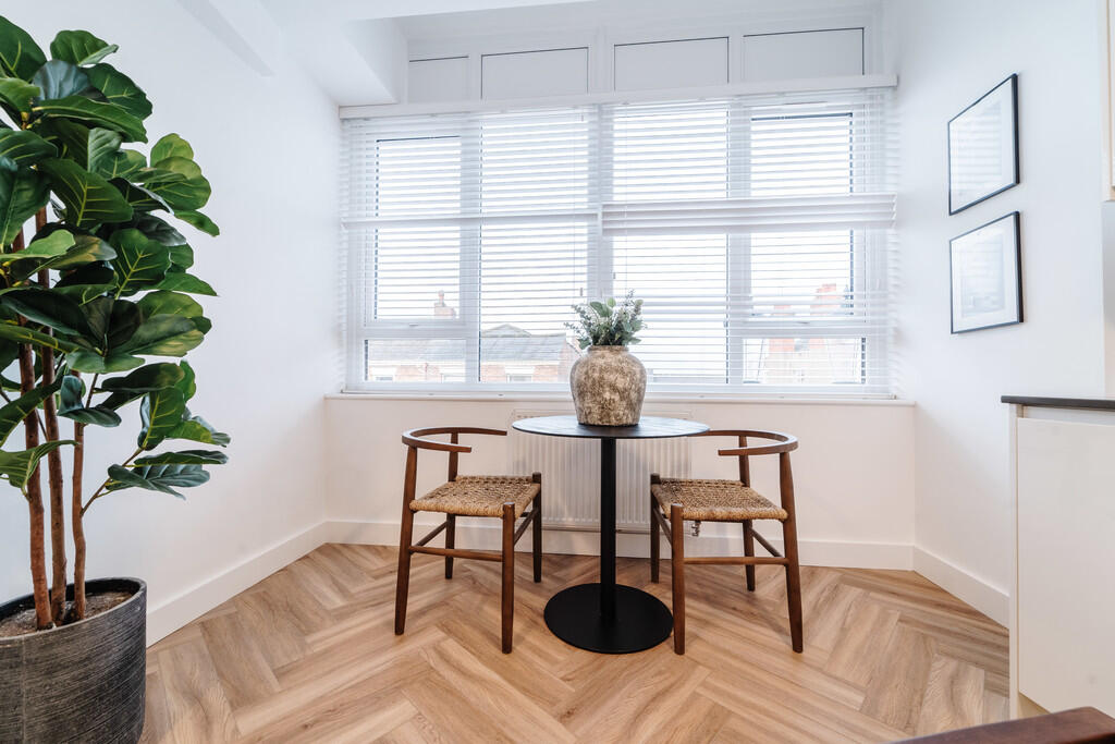 Apartment in Chester - More