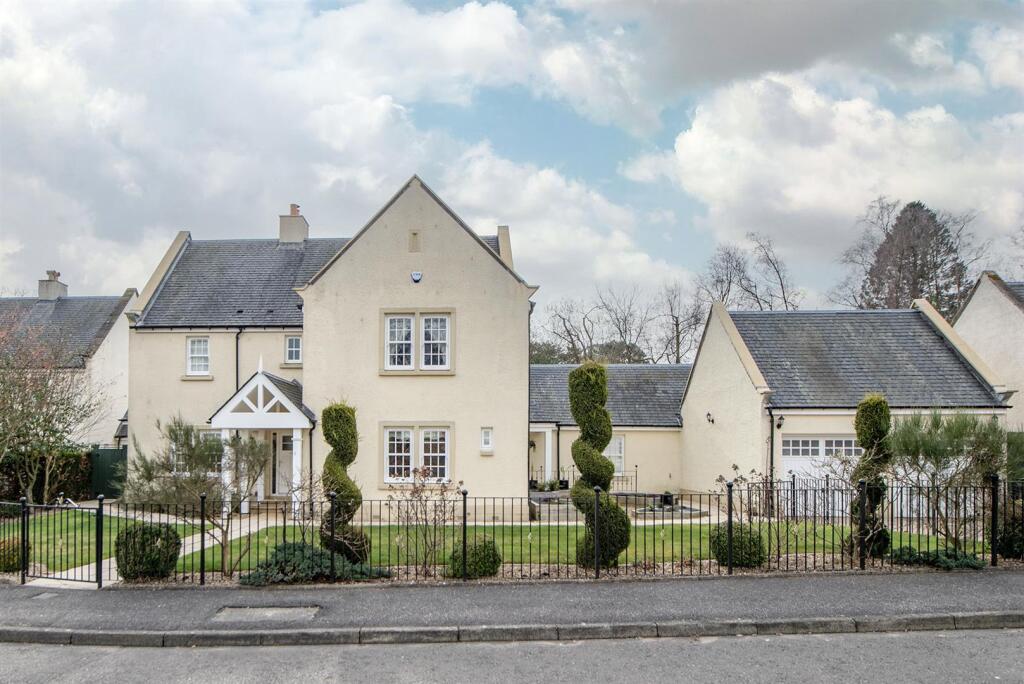 Main image of property: 2 Middleton Park, Kelty KY4 0GZ