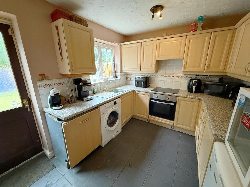 Millfield Close, Lower Quinton, Stratford-Upon-Avon photo 4